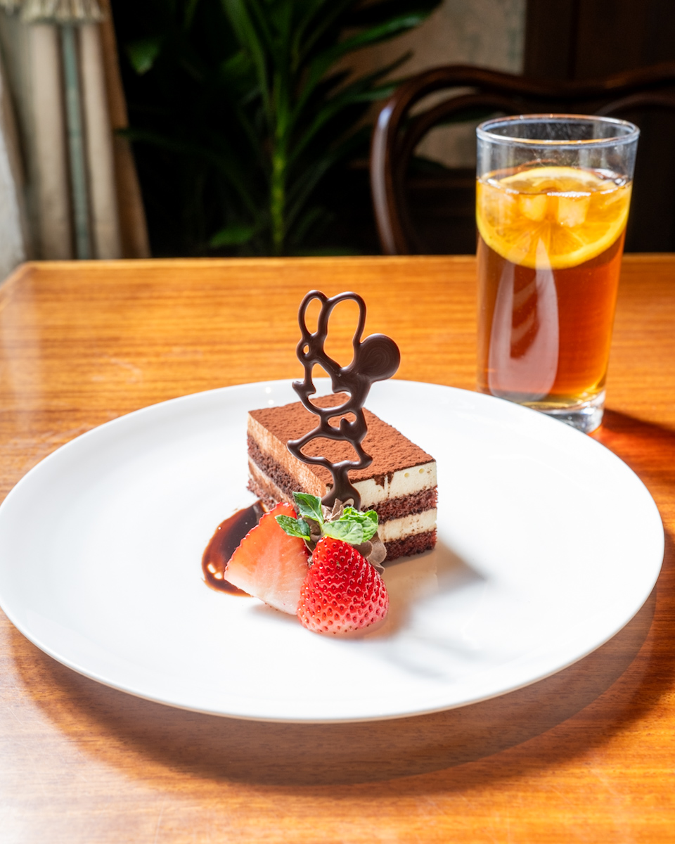 ミニーのティラミスとアイスティー