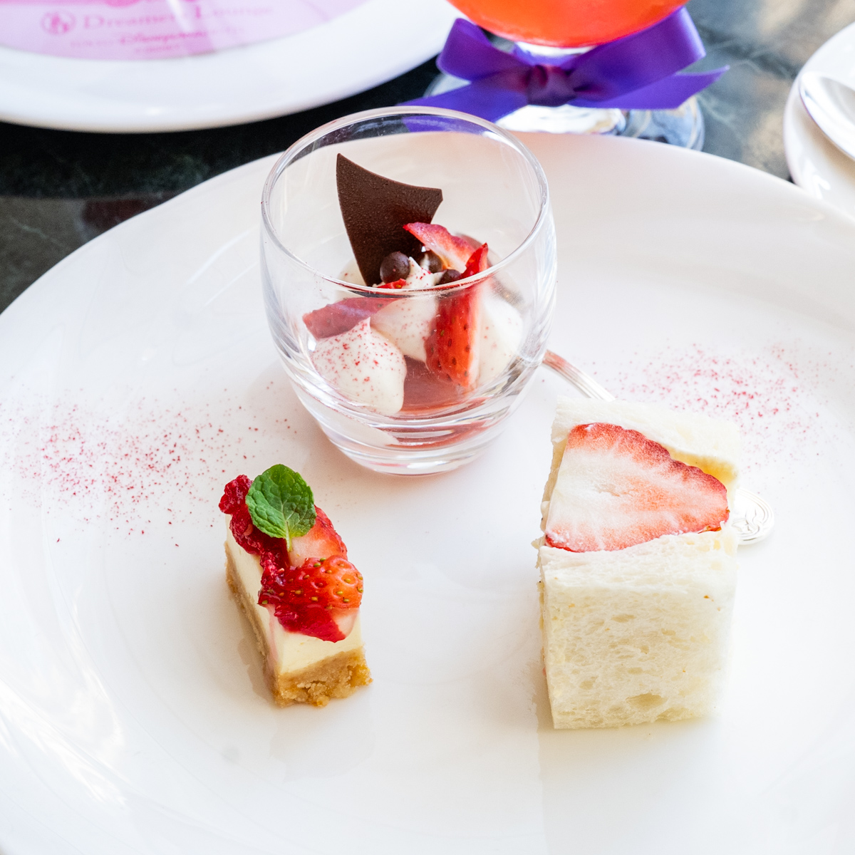 とちあいかとレアチーズのガトー仕立て 苺のアガーとホワイトチョコレートのヴェリーヌ 苺とフランボワーズのフルーツサンド