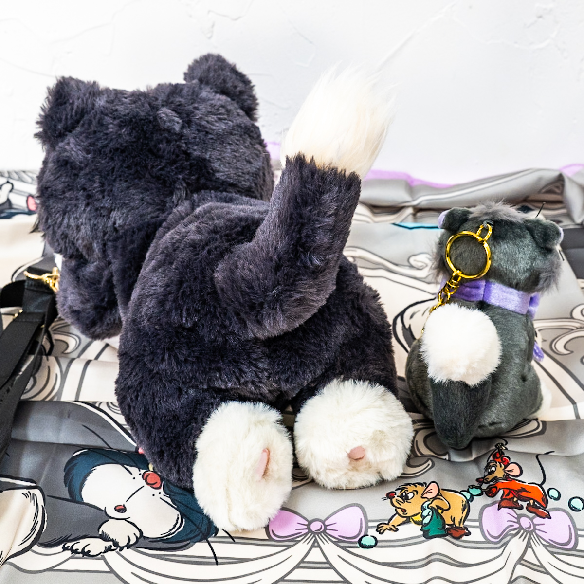 フィガロ マルチポシェット DISNEY CAT DAY 2026 デザイン