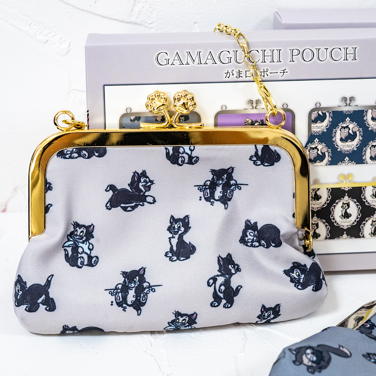 ディズニーキャラクター シークレットポーチ がまぐち チェーン付き DISNEY CAT DAY 2026 つまみ