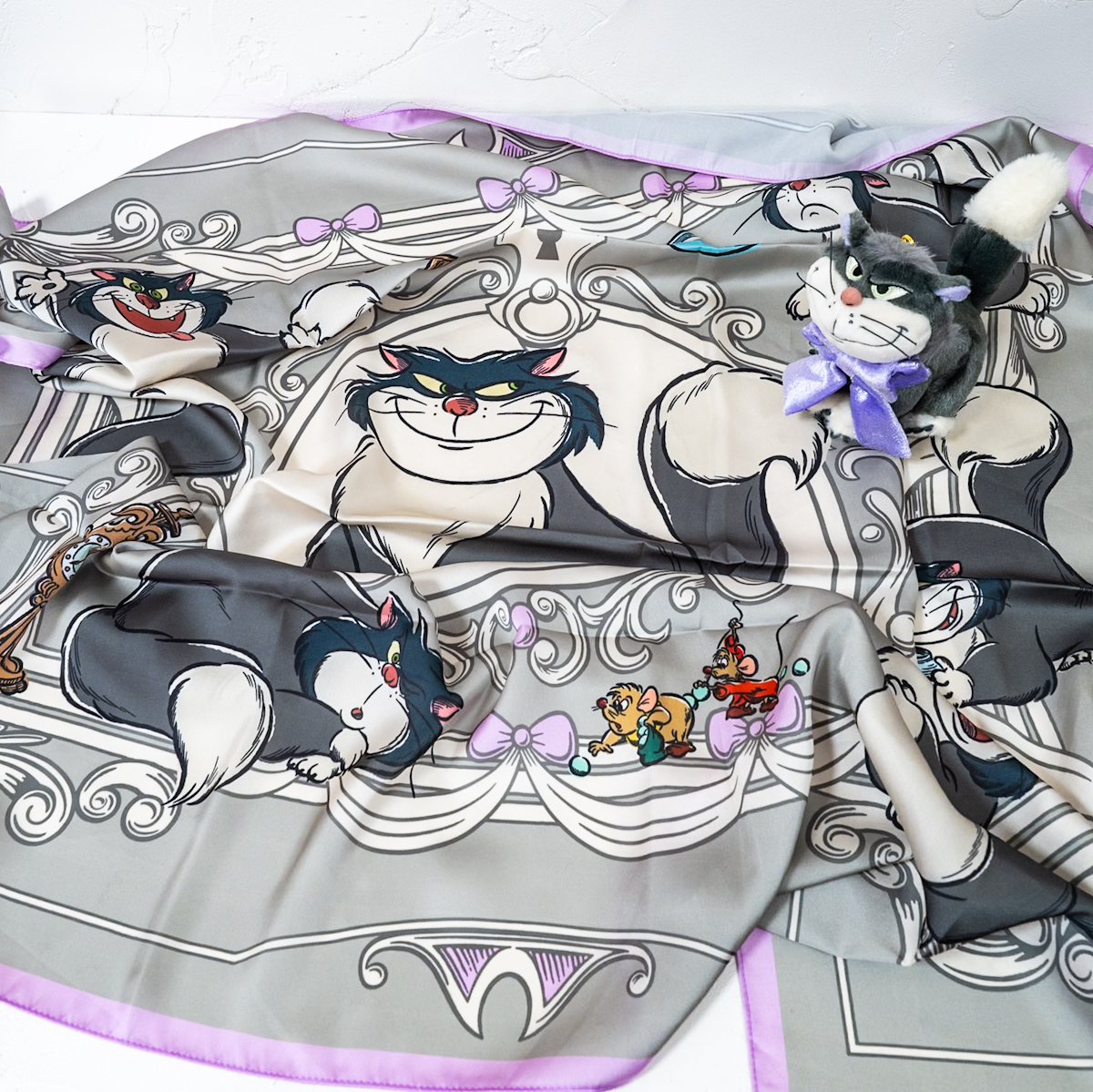 ルシファー、ジャック&ガス スカーフ DISNEY CAT DAY 2026