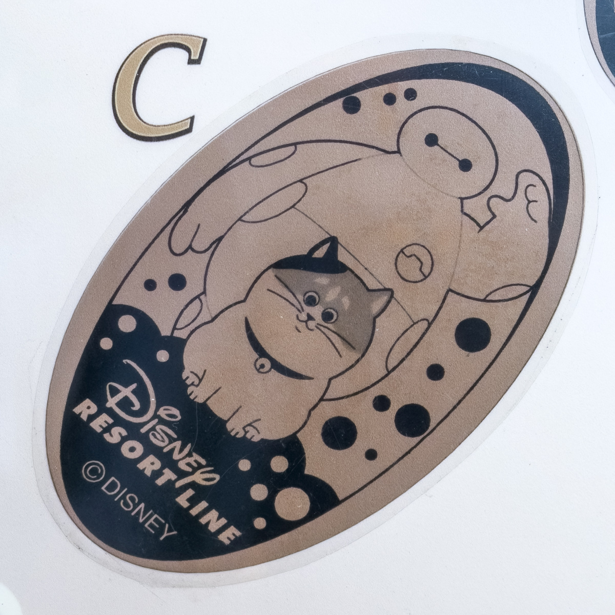 ディズニーリゾートライン 『ベイマックス』『インクレディブル・ファミリー』スーベニアメダル ベイマックスとモチ