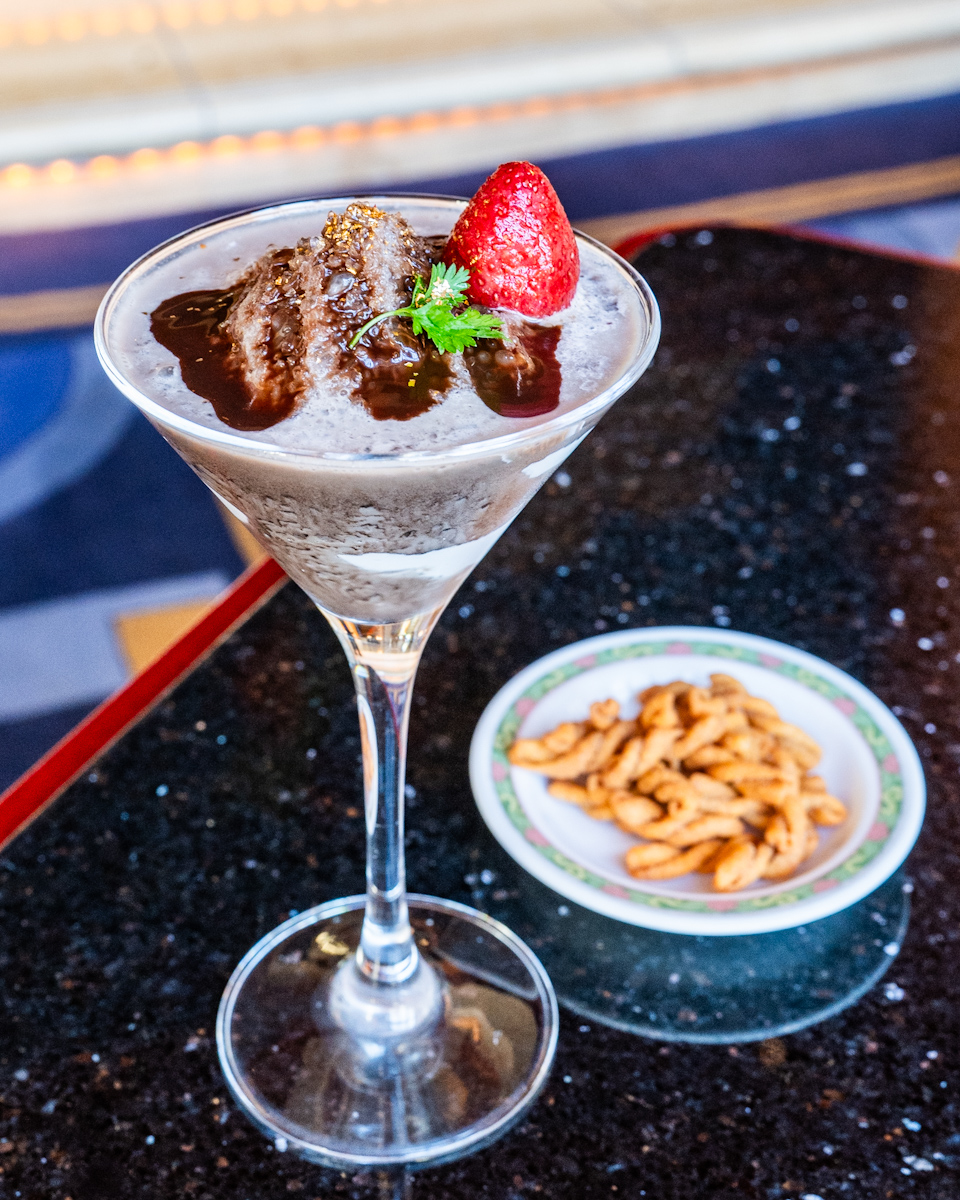 ディズニーアンバサダーホテル「ハイピリオン・ラウンジ」オリジナルカクテル1