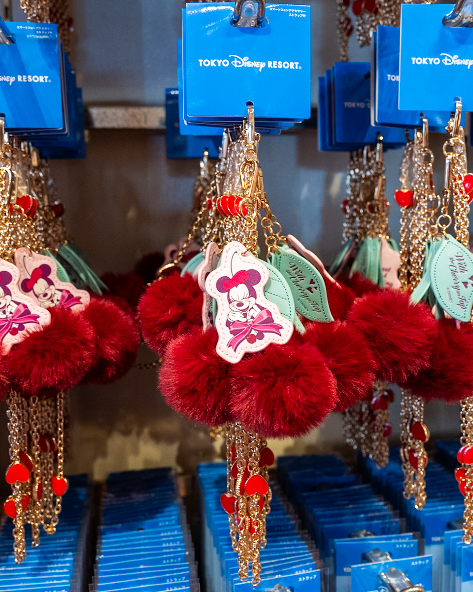 スマートフォンアクセサリーストラップ付