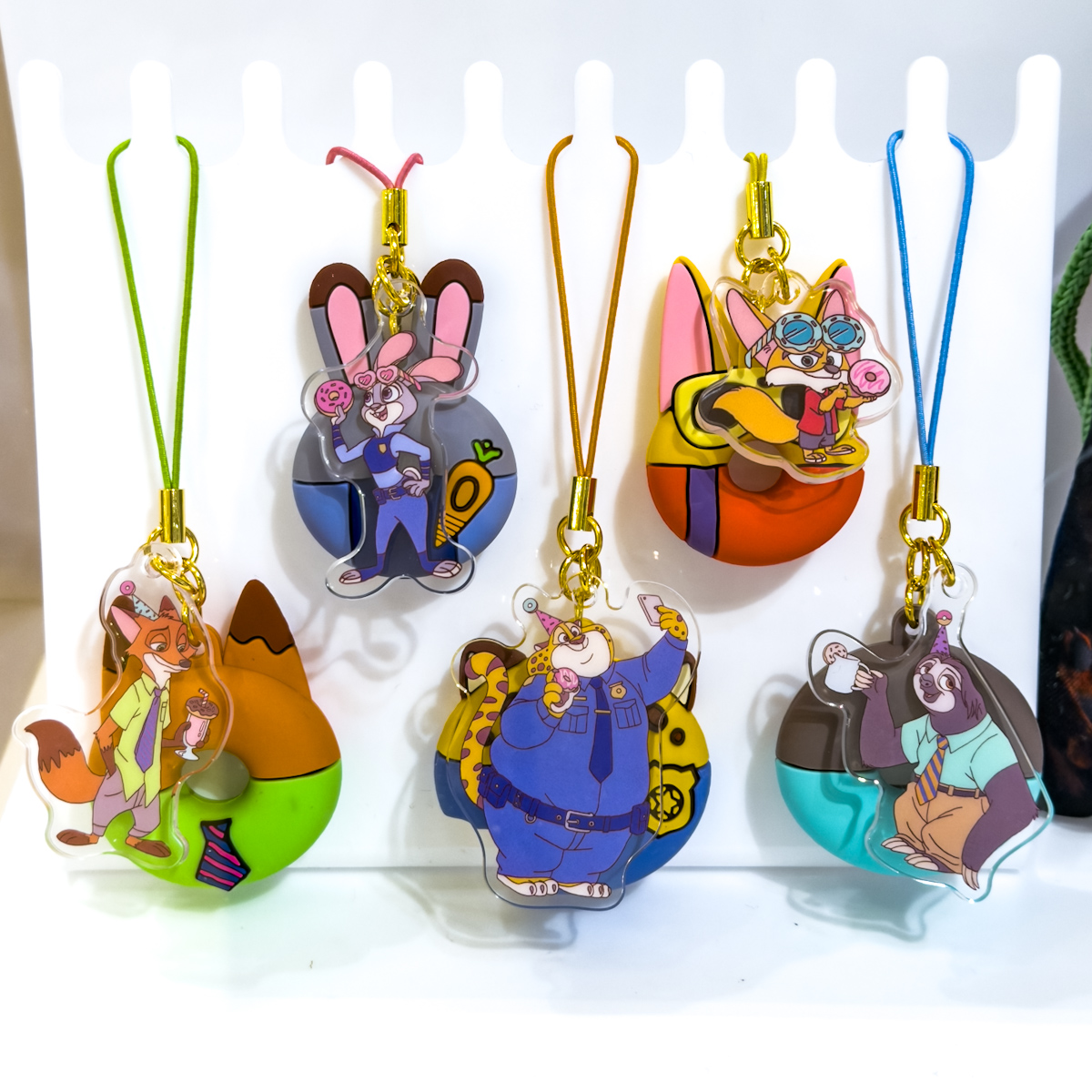 ディズニーストア『ズートピア』公開10周年記念グッズ　シークレットストラップ