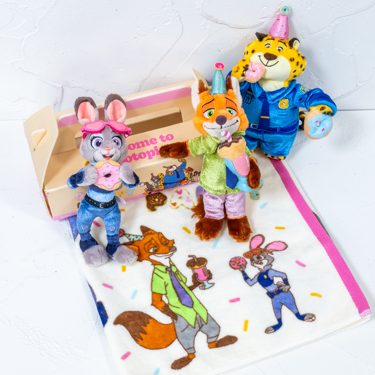 ディズニーストア『ズートピア』公開10周年記念グッズ