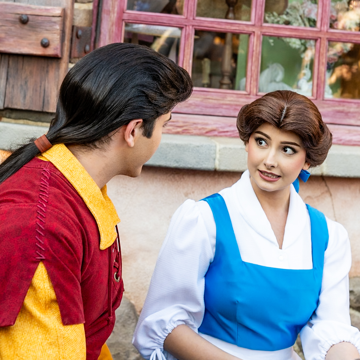 東京ディズニーランド／ニューファンタジーランド『美女と野獣』ベル、ガストングリーティング２