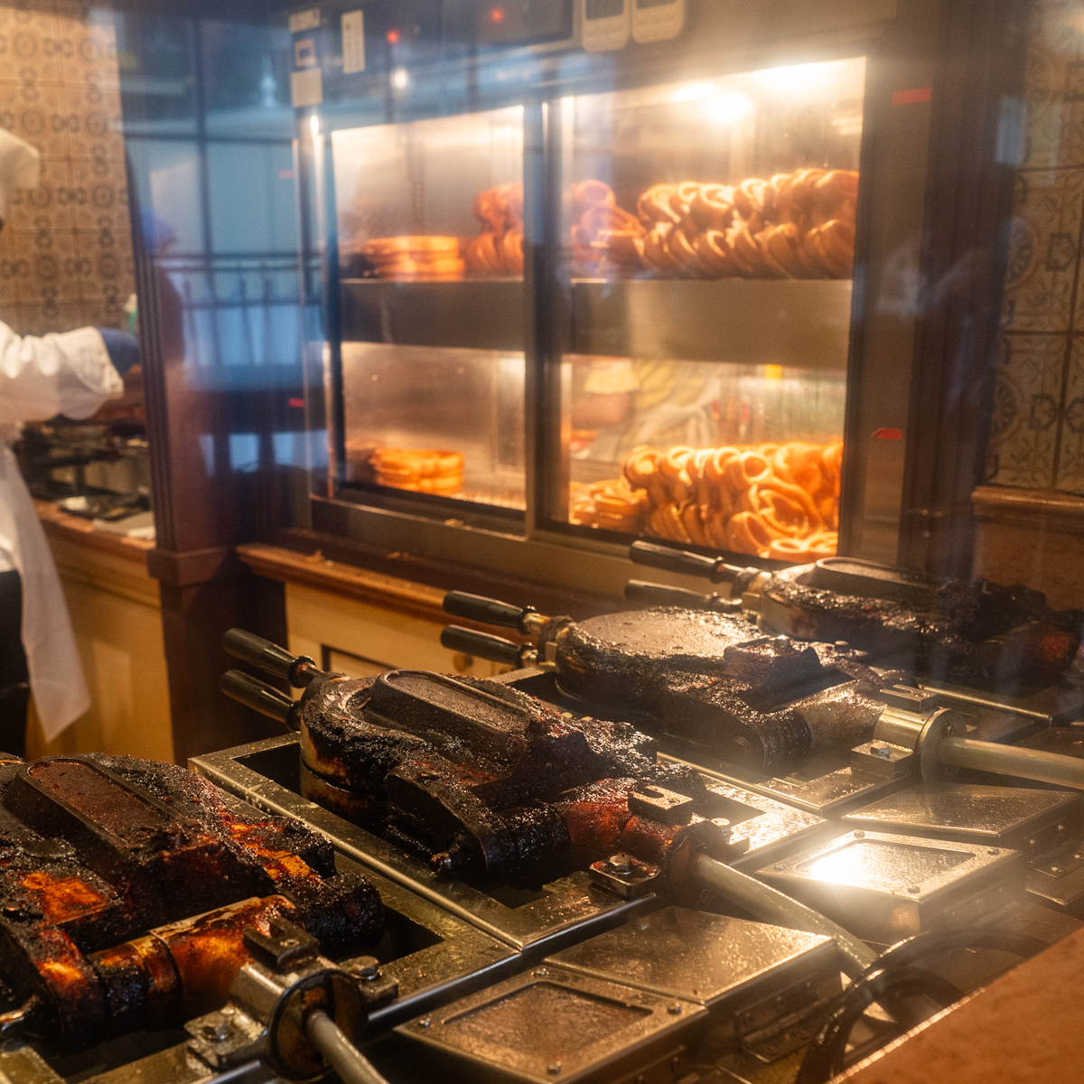 ミッキーワッフル 焼きたて