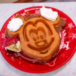 東京ディズニーランド「グレートアメリカン・ワッフルカンパニー」ミッキーワッフル、ホイップとメイプルソース