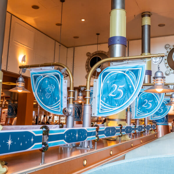 TDS25周年デコレーション　ホライズンベイ・レストラン　ポートディスカバリー　2