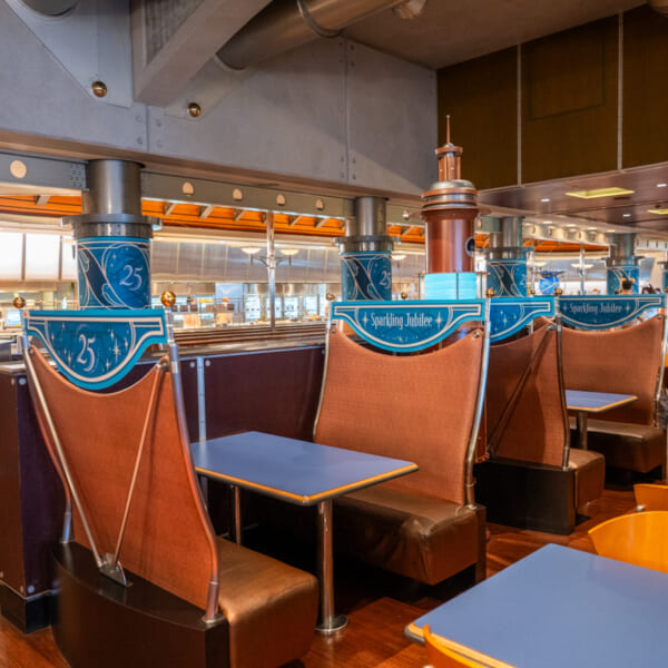 TDS25周年デコレーション　ホライズンベイ・レストラン　ポートディスカバリー　3