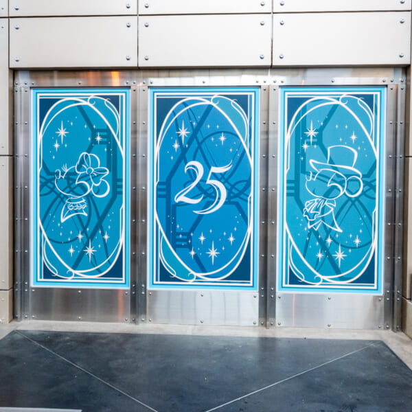 TDS25周年デコレーション　ホライズンベイ・レストラン　ポートディスカバリー　1