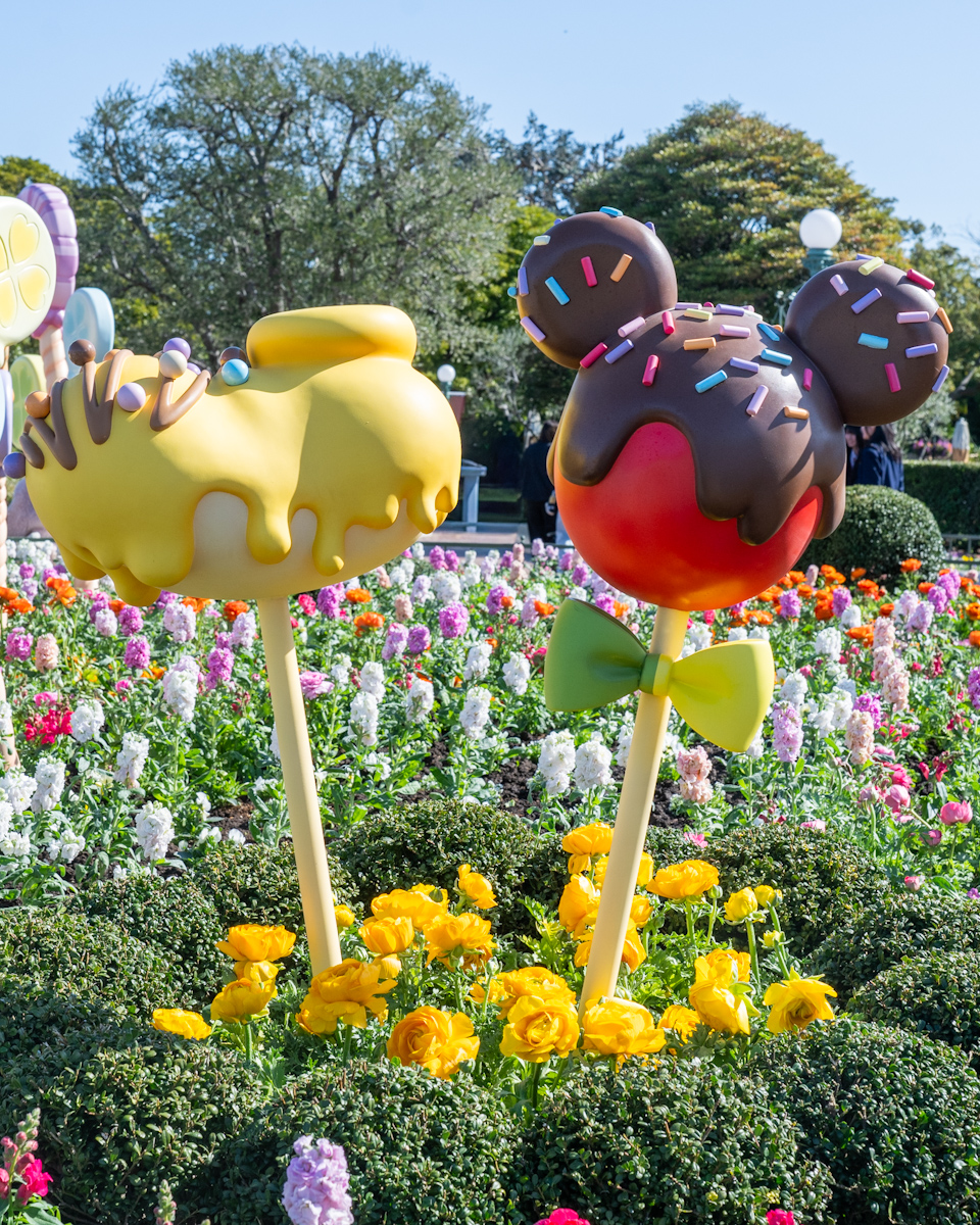 ミッキーマウスモチーフのスウィーツデコレーション