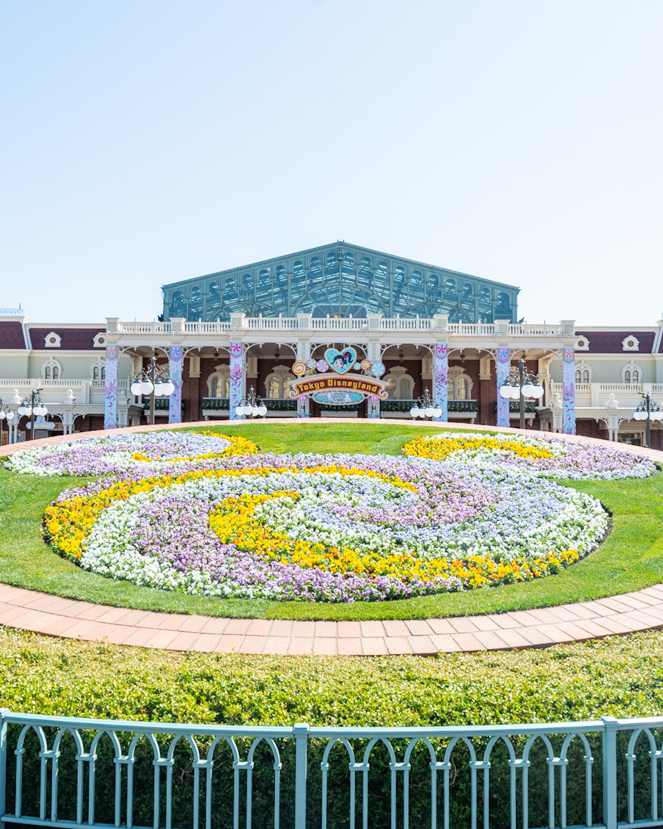 ヴァネロペのスウィーツポップワールド　ミッキー花壇