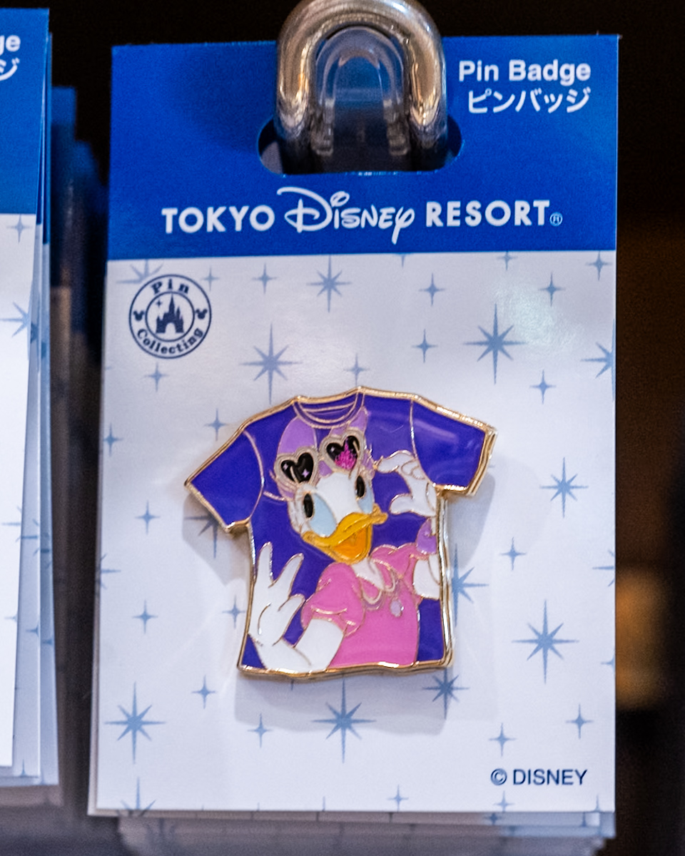 デイジーピンバッジ