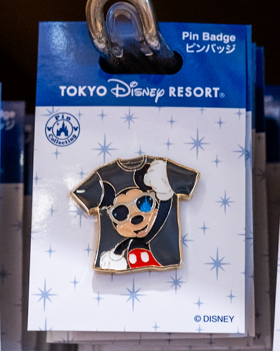 ミッキーピンバッジ