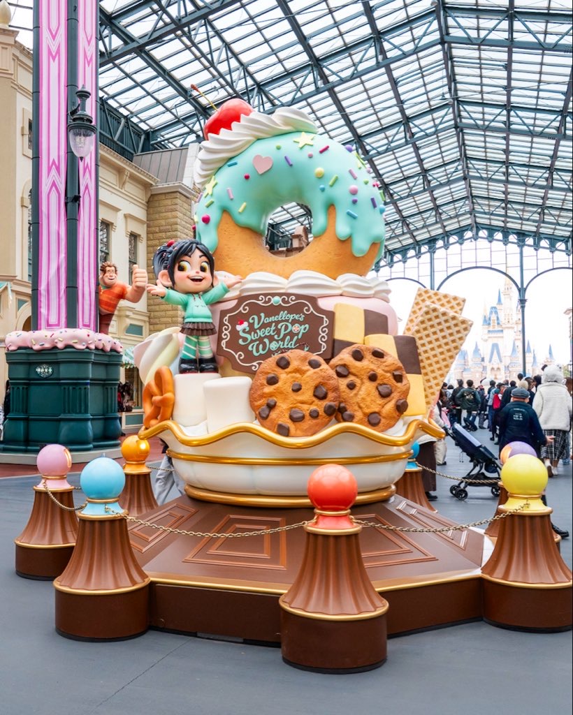 東京ディズニーランド　ヴァネロペのモニュメント