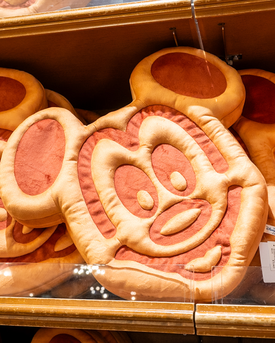 東京ディズニーランド ミッキーワッフルクッション