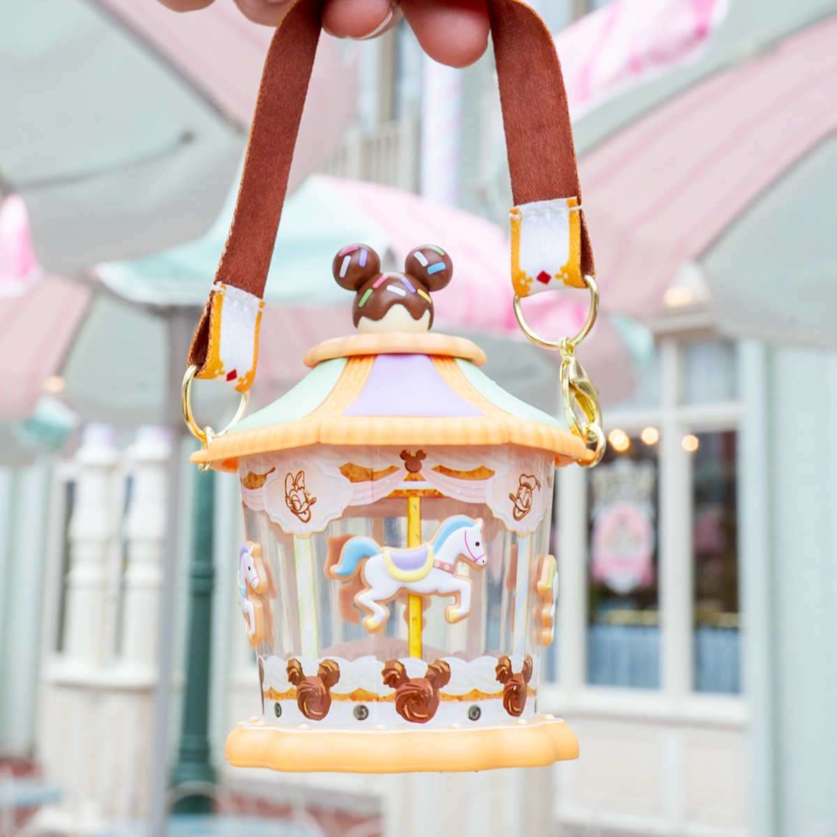 東京ディズニーランド「ディズニー・パルパルーザ“ヴァネロペのスウィーツ・ポップ・ワールド”」グミキャンディー、ミニスナックケース付き紹介