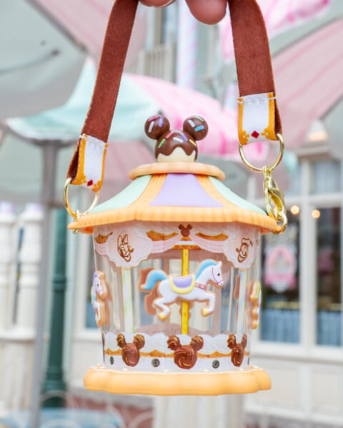 東京ディズニーランド「ディズニー・パルパルーザ“ヴァネロペのスウィーツ・ポップ・ワールド”」グミキャンディー、ミニスナックケース付き　ドナデジ