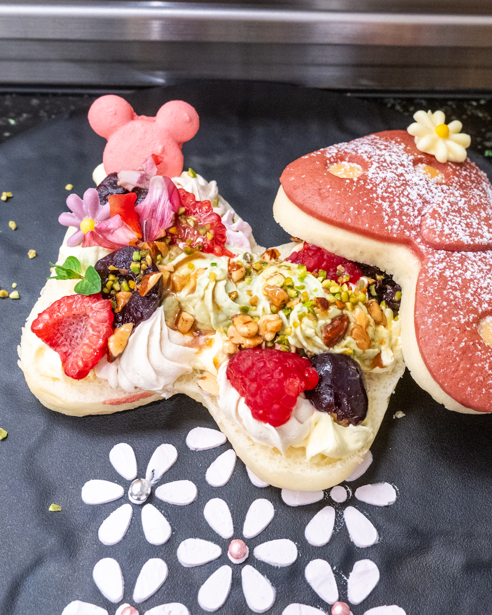 ダークスウィートチェリーとピスタチオクリームのサンドウィッチ　内容