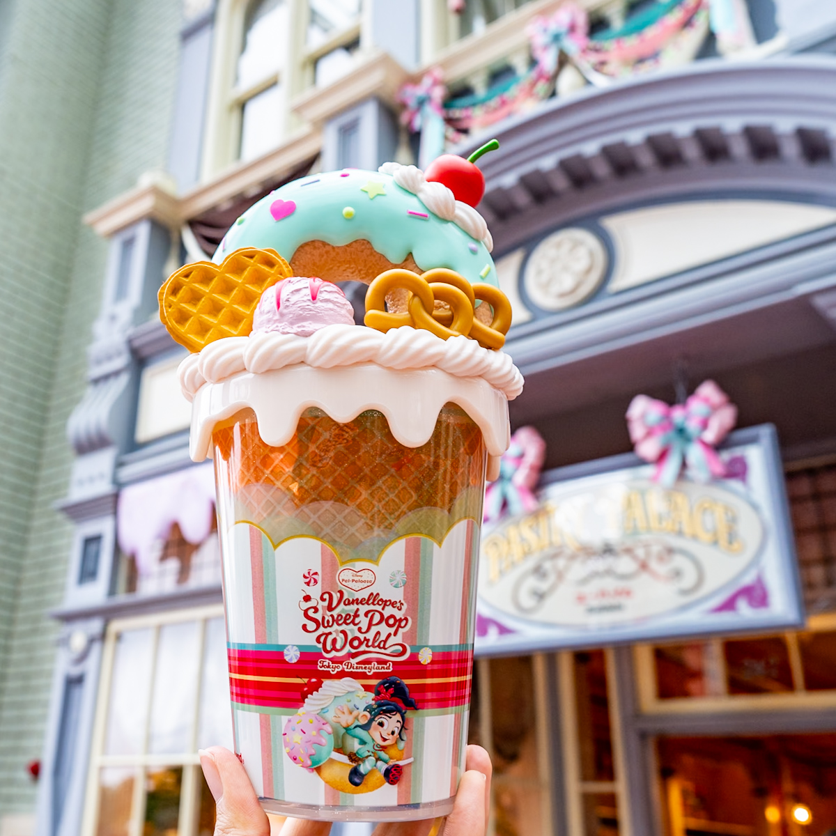 東京ディズニーランド「ペイストリーパレス」ディズニー・パルパルーザ”ヴァネロペのスウィーツ・ポップ・ワールド”パルパルーザ・パルフェ グッズお土産