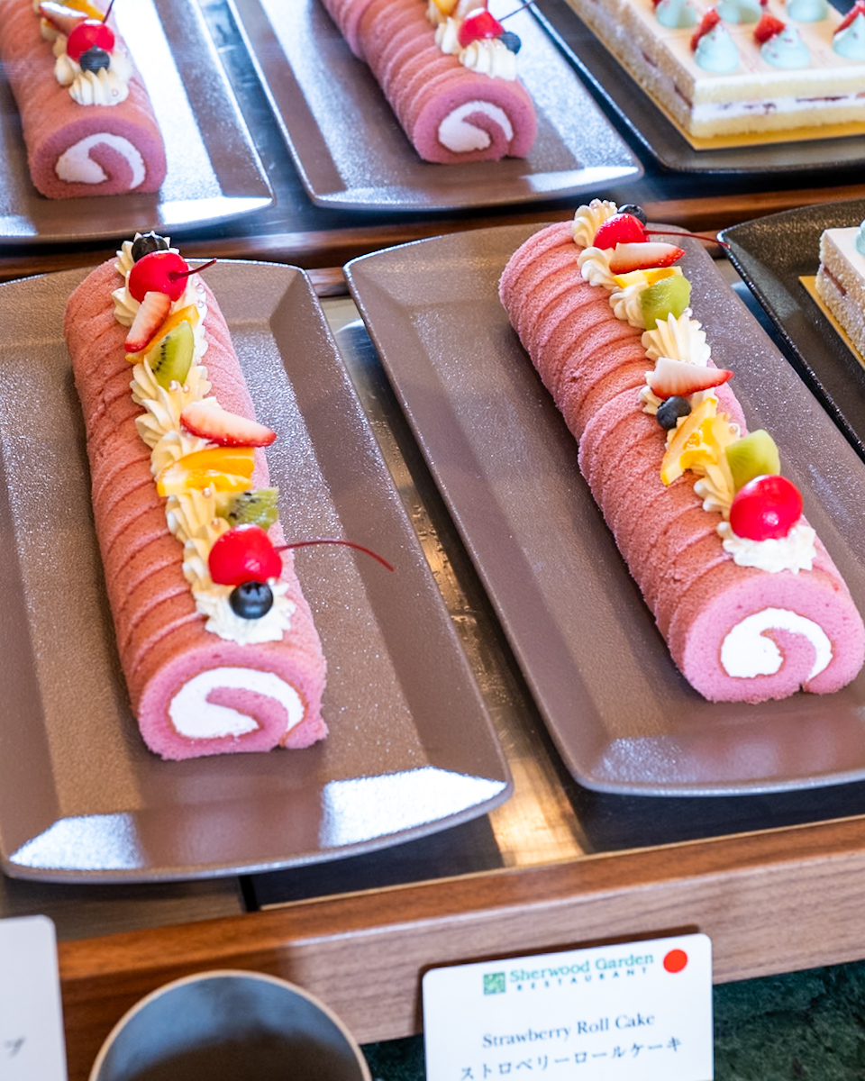 ストロベリーロールケーキ