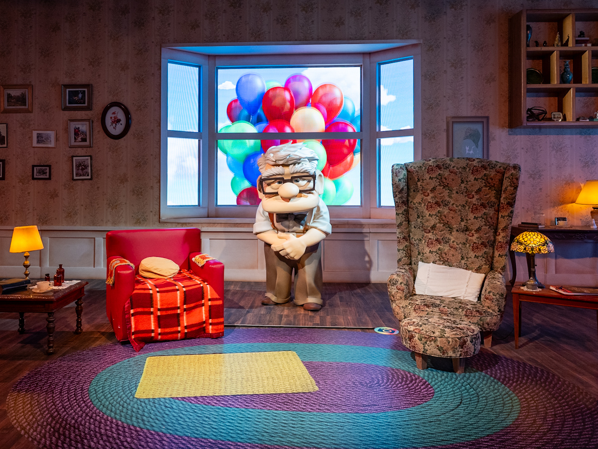 『カールじいさんと空飛ぶ家』リビング　カールじいさん