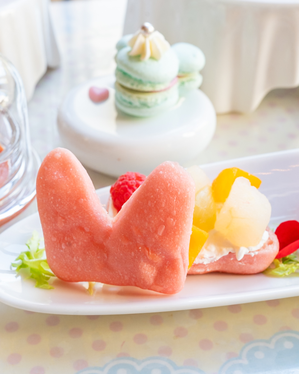 フルーツとホイップクリーム