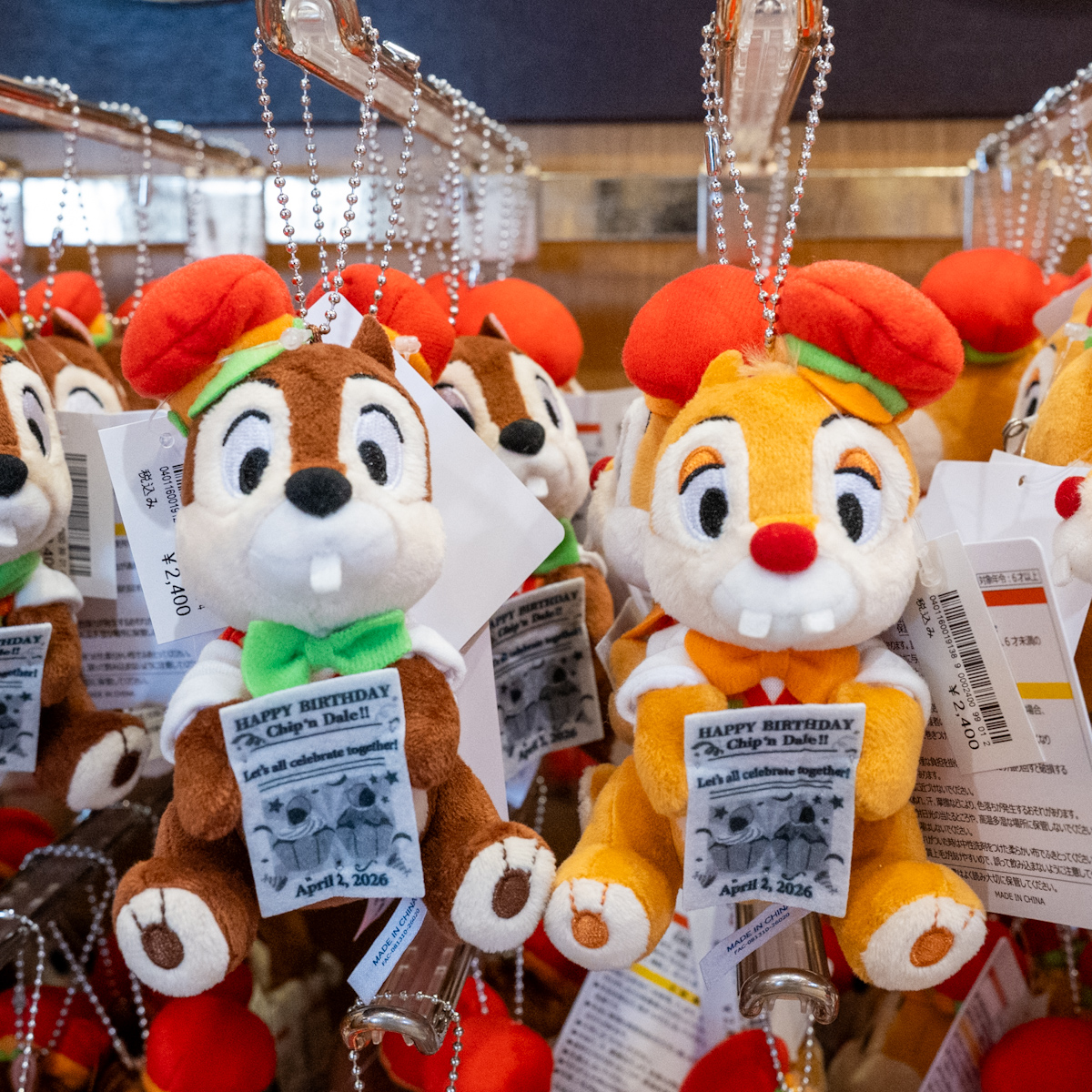 東京ディズニーリゾート「チップとデール」お誕生日デザインぬいぐるみ・ぬいぐるみバッジ