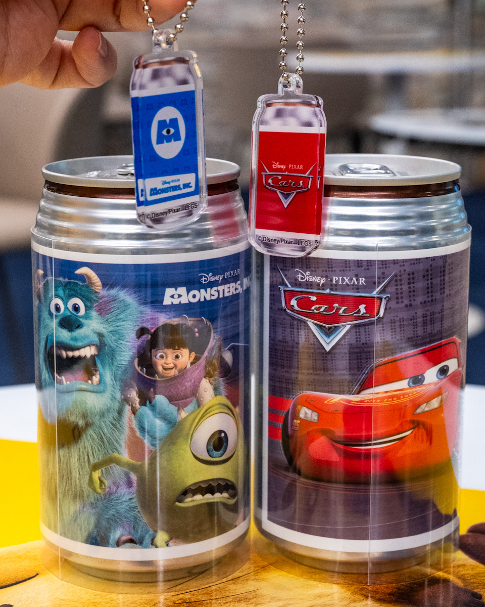 自動販売機　ピクサーの世界展　第1期デザイン