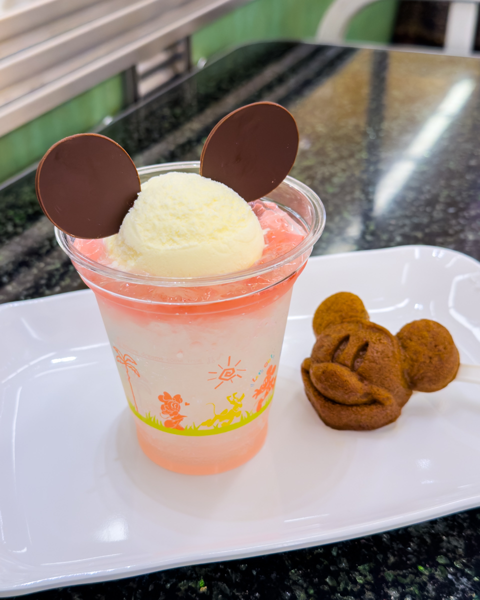 ミッキーフロート サクラピーチソーダフロート