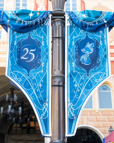 東京ディズニーシー”スパークリング・ジュビリー”25周年バナー　ミッキー広場　デイジーバナー