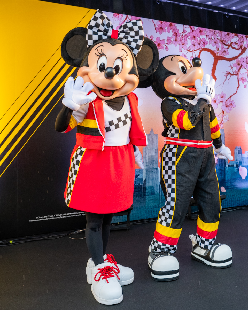 「F1 TOKYO FAN FESTIVAL 2026」ディズニーステージ　F1コスチュームミニー