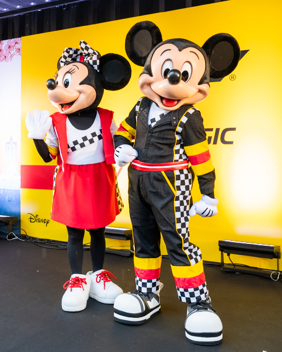 F1コスチュームミッキーマウス、ミニーマウス3