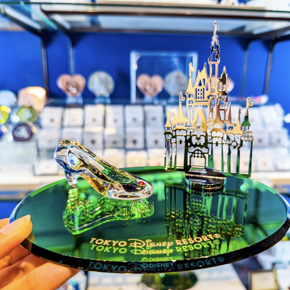 東京ディズニーランド　置物（シンデレラ城とキャラクター）