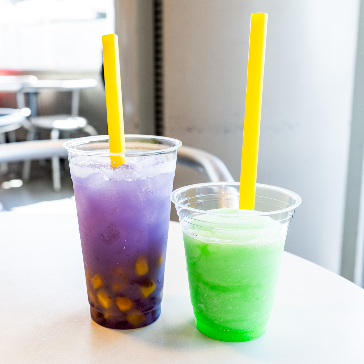 ギャラクティック・ブリーズ（バタフライピーシロップ＆乳酸菌飲料、マンゴー）まぜる