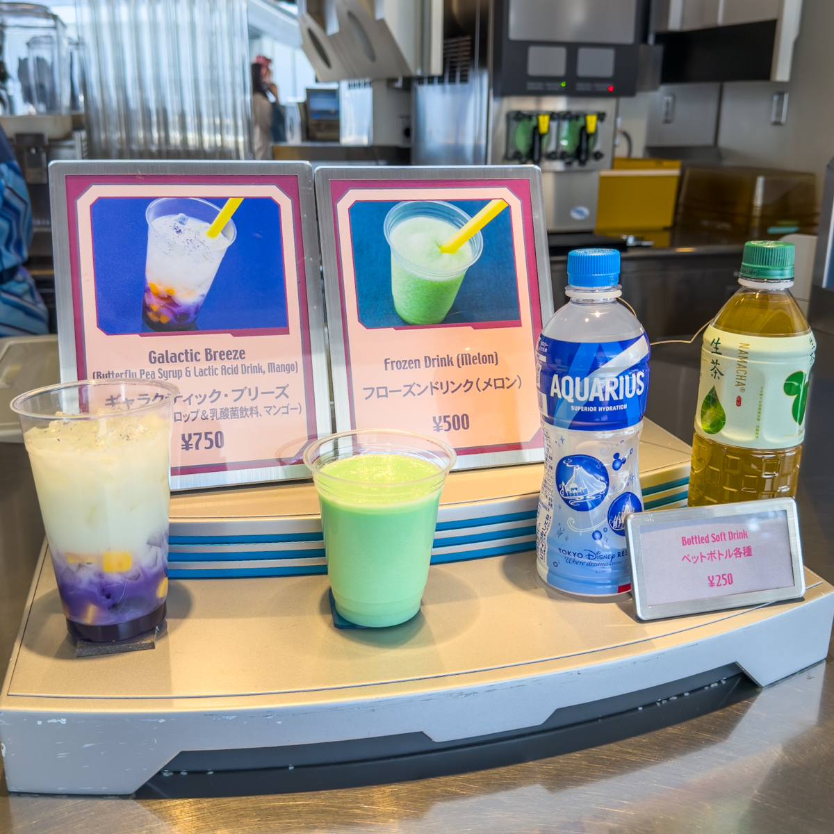 東京ディズニーランド／トゥモローランド「ソフトランディング」新作ドリンク