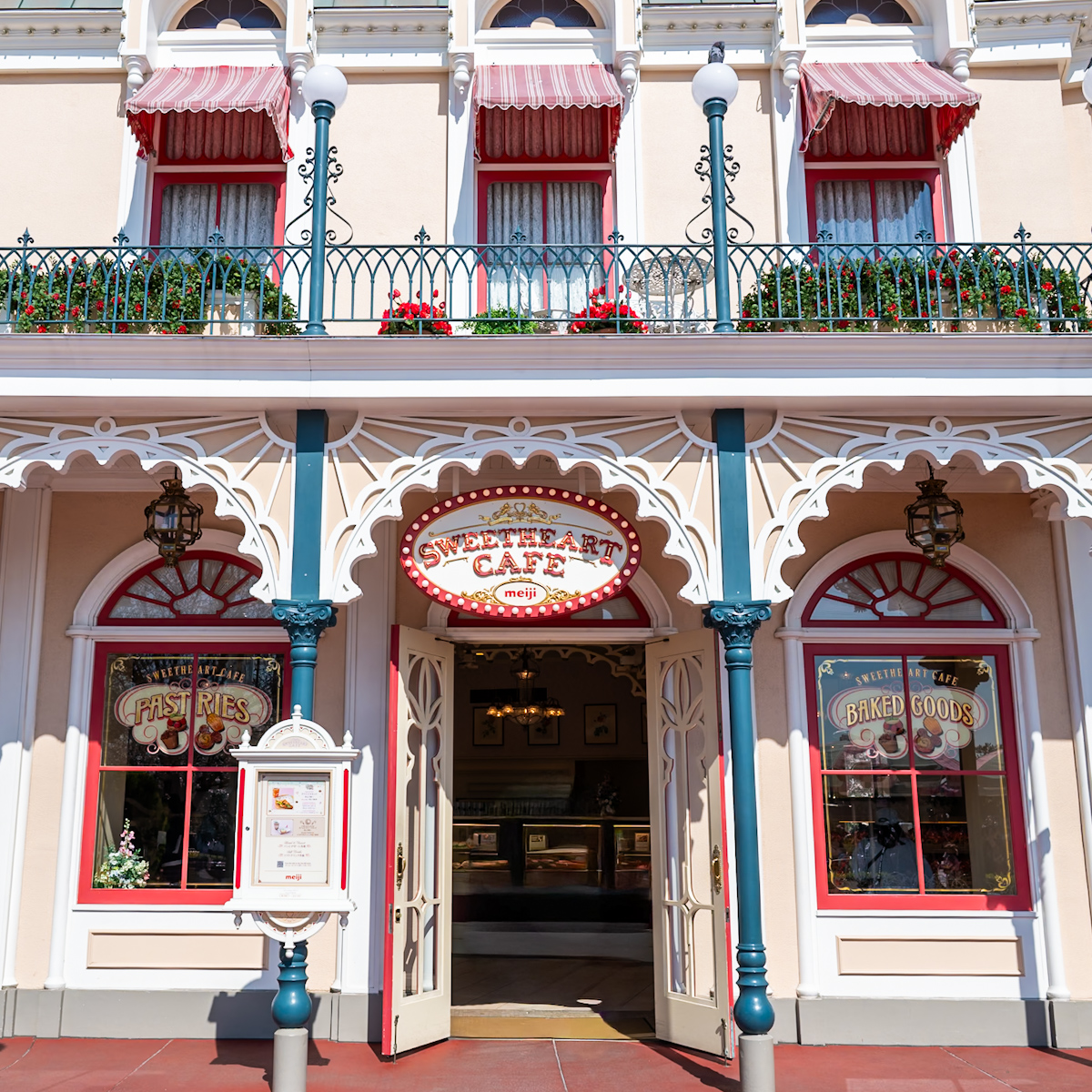 東京ディズニーランド「スウィートハート・カフェ」