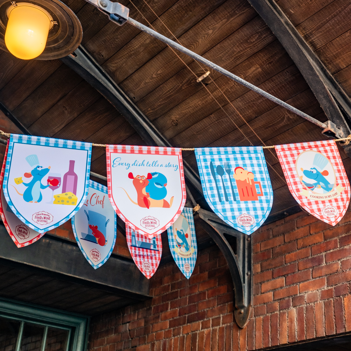 「ニューヨーク・デリ」“東京ディズニーシー・フード&ワイン・フェスティバル2026”デコレーション バナー