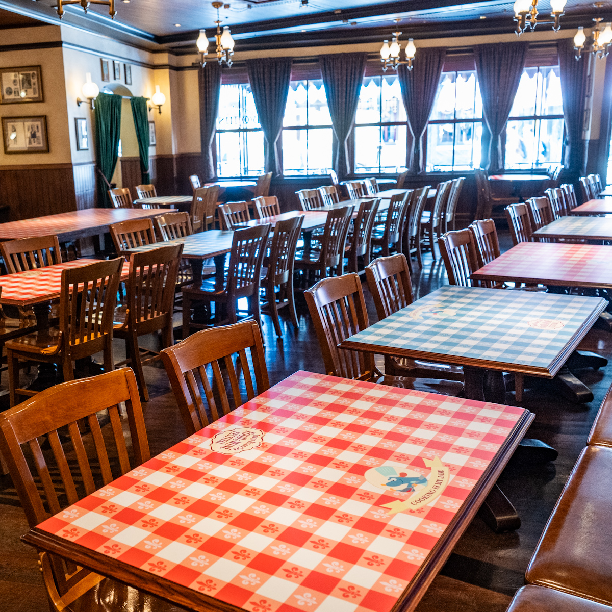 「ニューヨーク・デリ」“東京ディズニーシー・フード&ワイン・フェスティバル2026”デコレーション4