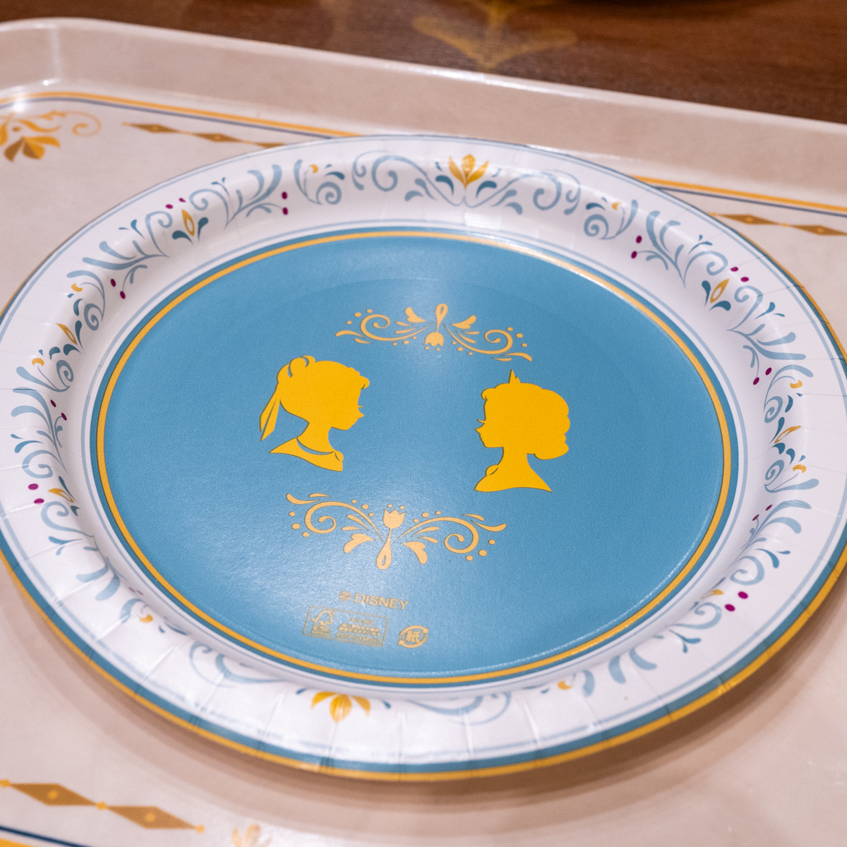 東京ディズニーランド／ファンタジースプリングス「アレンデール・ロイヤルバンケット」プレート　新デザイン