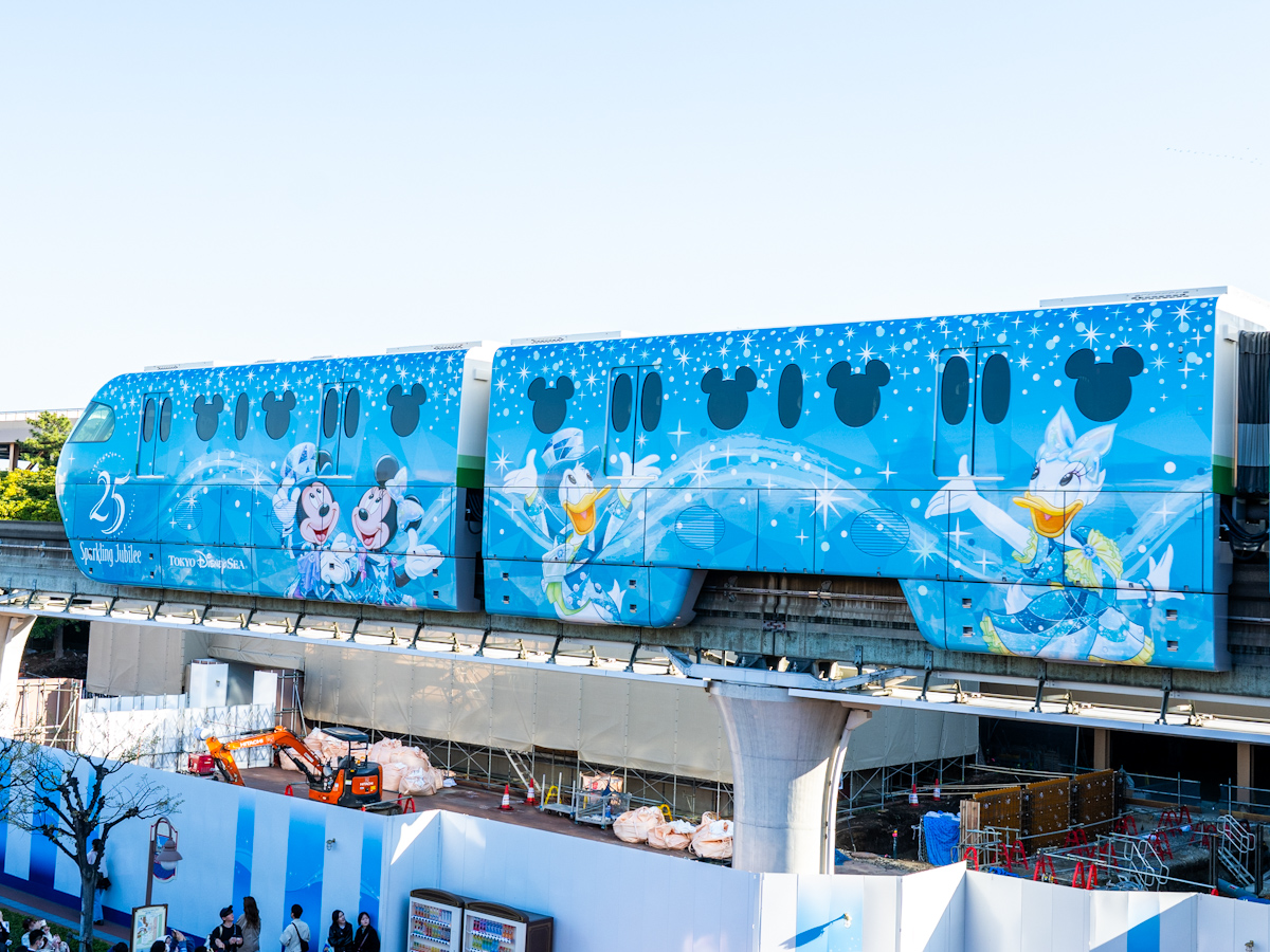 ディズニーリゾートライン「東京ディズニーシー25周年“スパークリング・ジュビリー”ライナー」外装