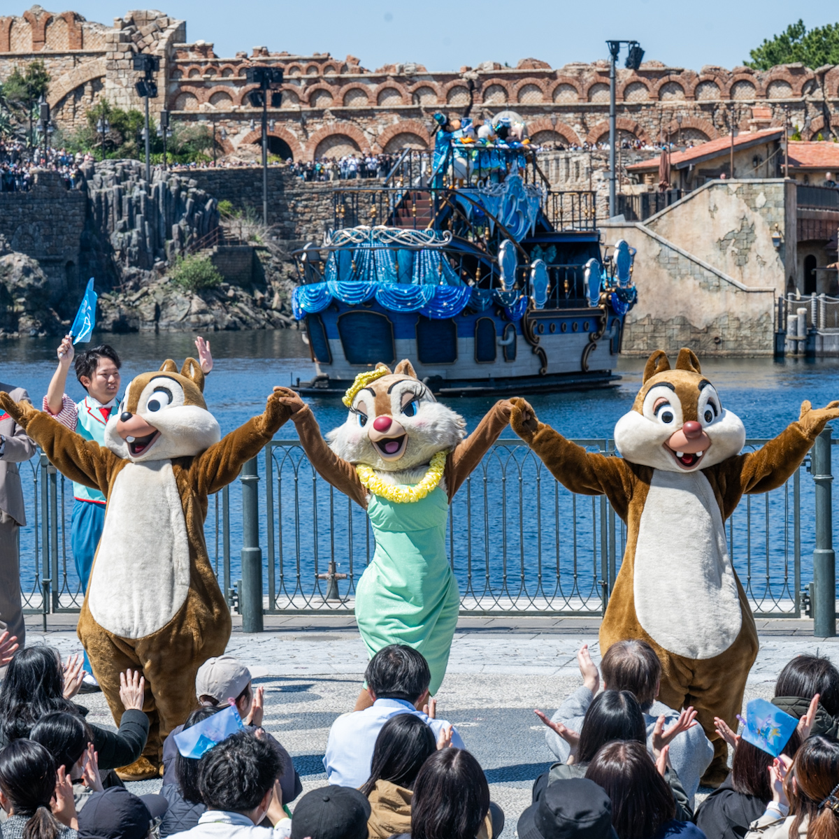 東京ディズニーシー25周年”スパークリング・ジュビリー”エンターテイメント「スパークリング・ジュビリー・セレブレーション　チップとデール、クラリス