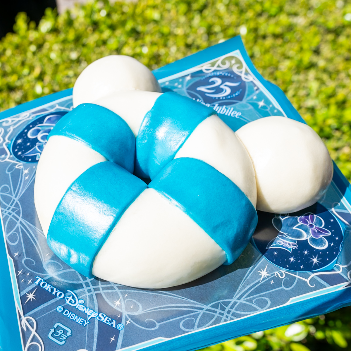 東京ディズニーシー25周年“スパークリング・ジュビリー”スペシャルうきわまん(エビ&さつまいも)1