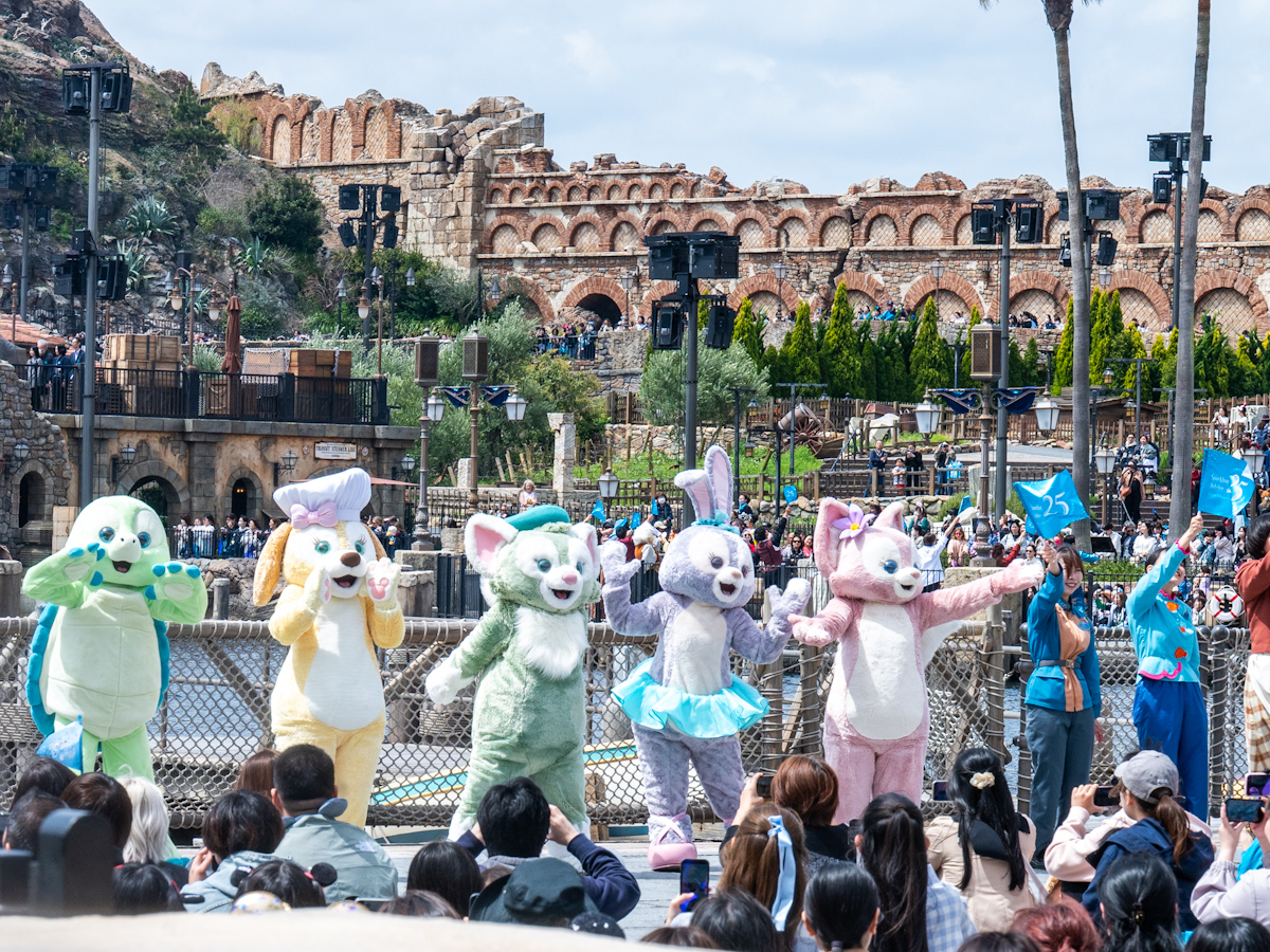 東京ディズニーシー25周年”スパークリング・ジュビリー”エンターテイメント「スパークリング・ジュビリー・セレブレーション」ダッフィー&フレンズ