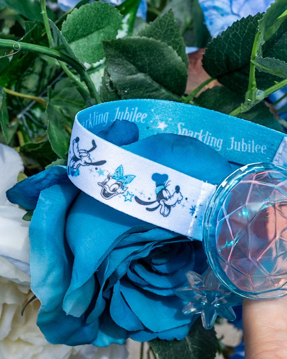 東京ディズニーシー25周年”スパークリング・ジュビリー”グミキャンディー、ミニスナックケース付き　ストラップ1