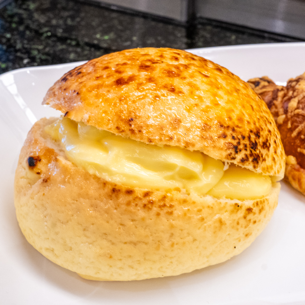 クリームメロンブレッド