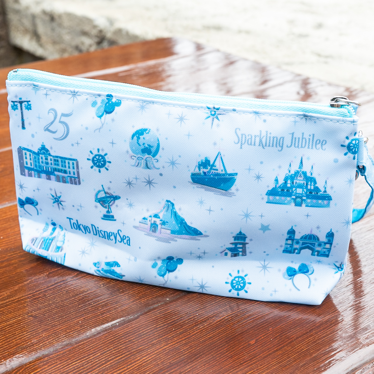 「東京ディズニーシー25周年“スパークリング・ジュビリー”」スーベニアおてふきキャリー　裏面