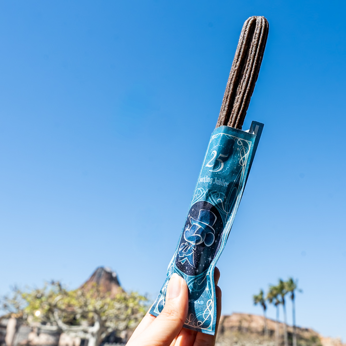 「東京ディズニーシー25周年“スパークリング・ジュビリー”」ミッキーチュロス（クッキー＆クリーム） ミッキー